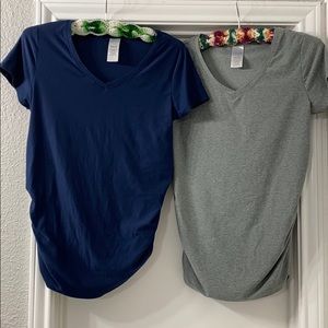 Set of 2 side ruched maternity shirts